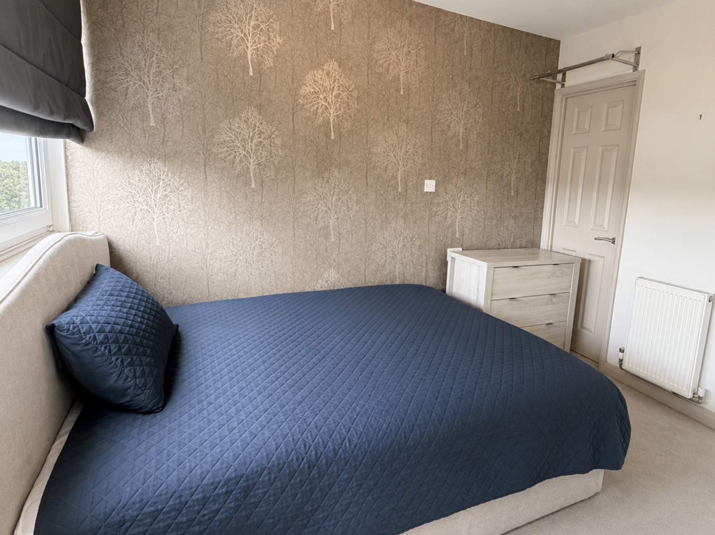 1 bed property in Lampeter Square, London